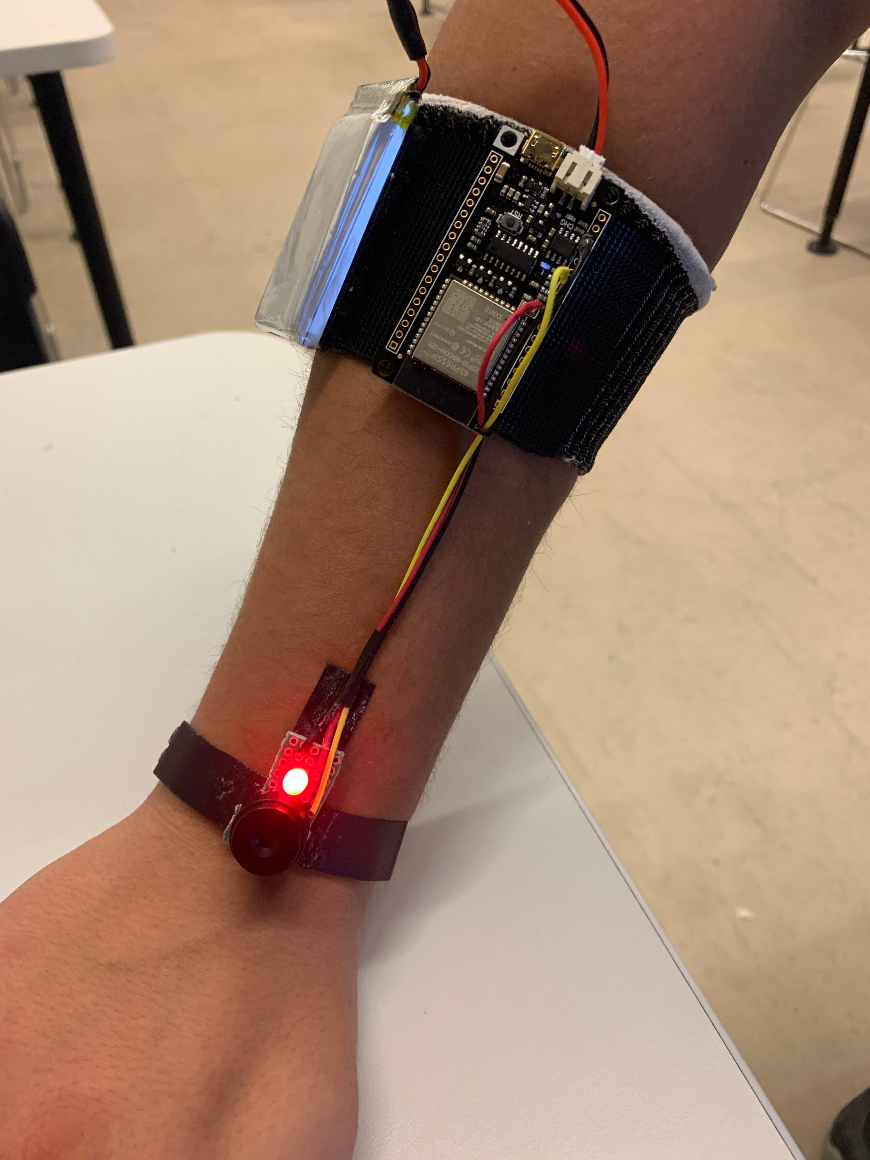 PresentPro IoT wrist wearable with ESP32 and haptic feedback